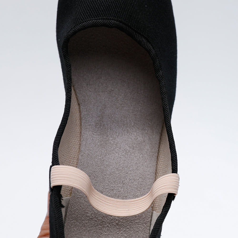 Yalisidai Ballet dance shoes Low heel Canvas Character Shoes D600