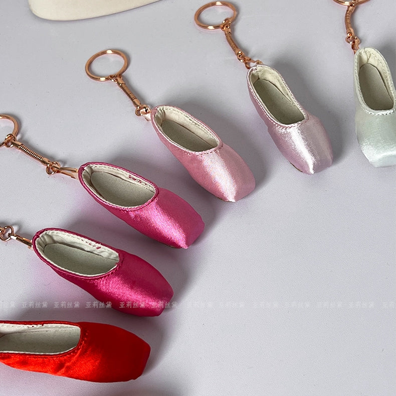 yalisidai pointe shoes keychain1