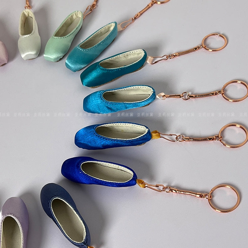 yalisidai pointe shoes keychain2